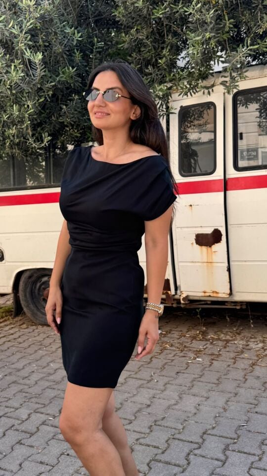 ELBİSE OMUZU DÜŞÜK TENSEL
