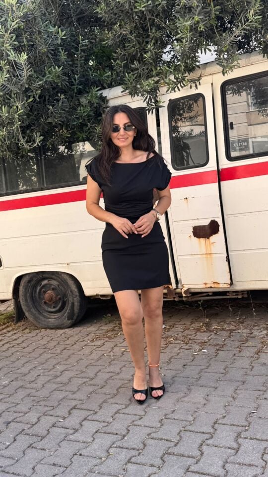 ELBİSE OMUZU DÜŞÜK TENSEL